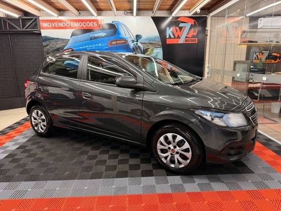 CHEVROLET ONIX 1.4 MPFI LT 8V FLEX 4P MANUAL CHEVROLET ONIX 1.4 MPFI LT 8V FLEX 4P MANUAL